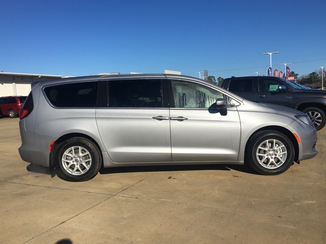 New 2020 CHRYSLER Voyager LX FWD Passenger Van